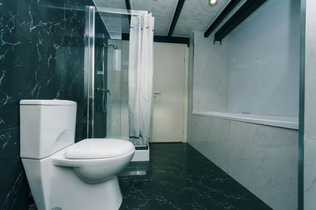 Vip Apartment At Horodetskoho 4 Киев Экстерьер фото